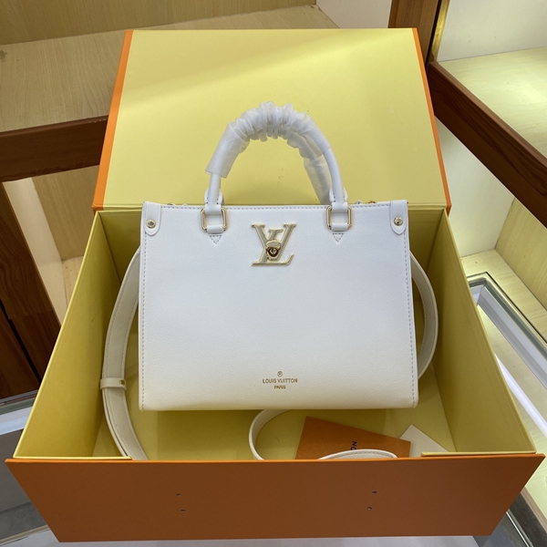 ルイヴィトンバッグ背面デザイン